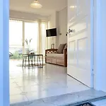 Minimal Sea House Apartment