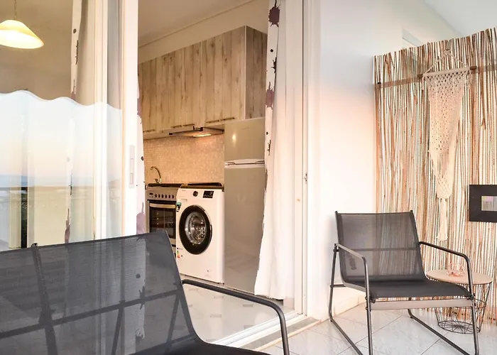 Minimal Sea House Avía